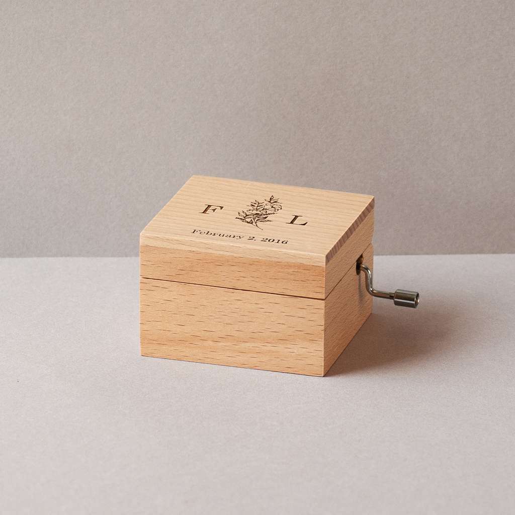Engraved music box with your initials, date and a plant