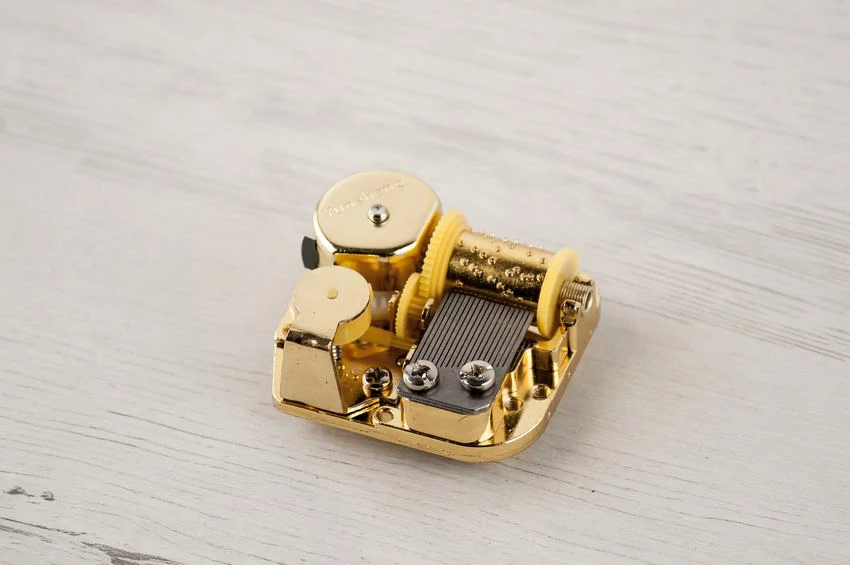 18 notes Wind-up music box mechanism
