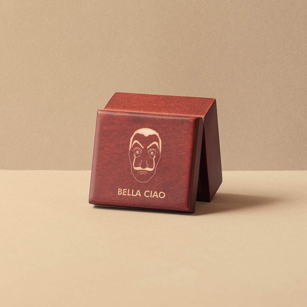 Bella ciao walnut music box