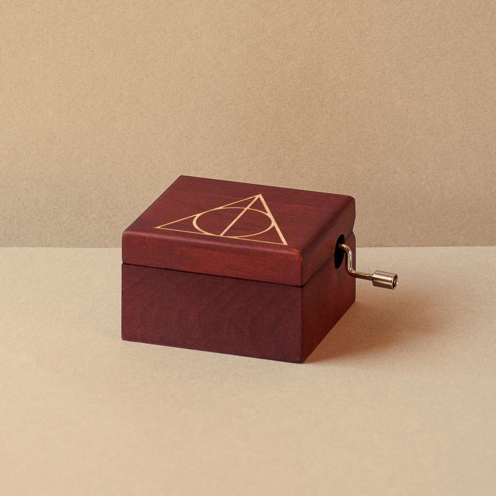 Lacquered engraved music box with deathly hallows or Harry Potter's name