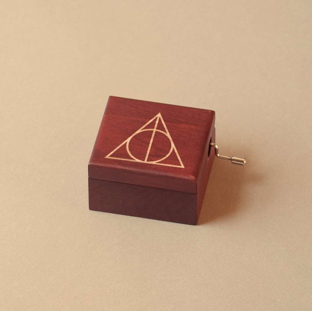Lacquered engraved music box with deathly hallows or Harry Potter's name